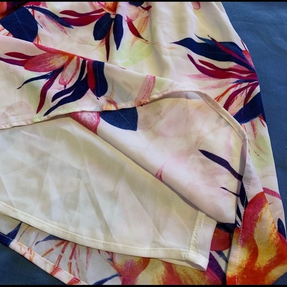 NWOT Dynamite Floral Halter Dress - Picture 4 of 5